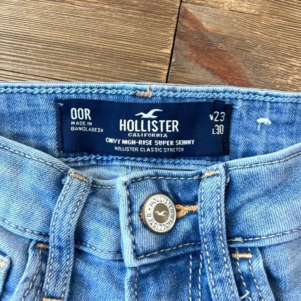 Hollister Distressed Curvy High Rise Super Skinny Jeans